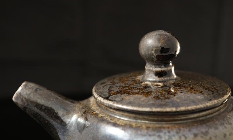 陶藝家吳金維的柴燒茶器